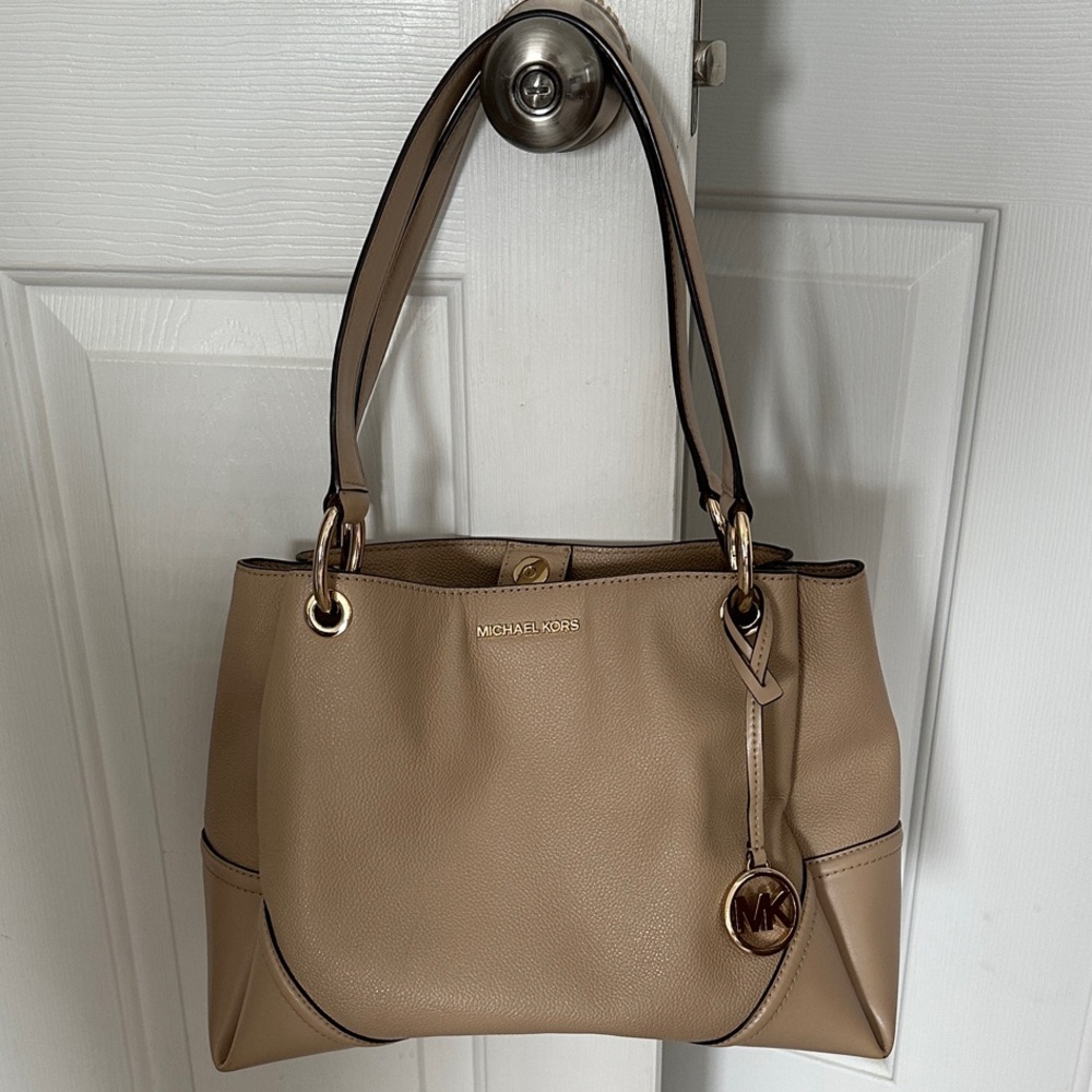 Michael Kors Beige Shoulder Bag with Gold Accents